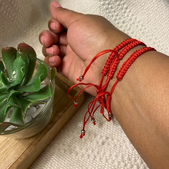 Set of three red braided bracelets - Picture 3 of 8